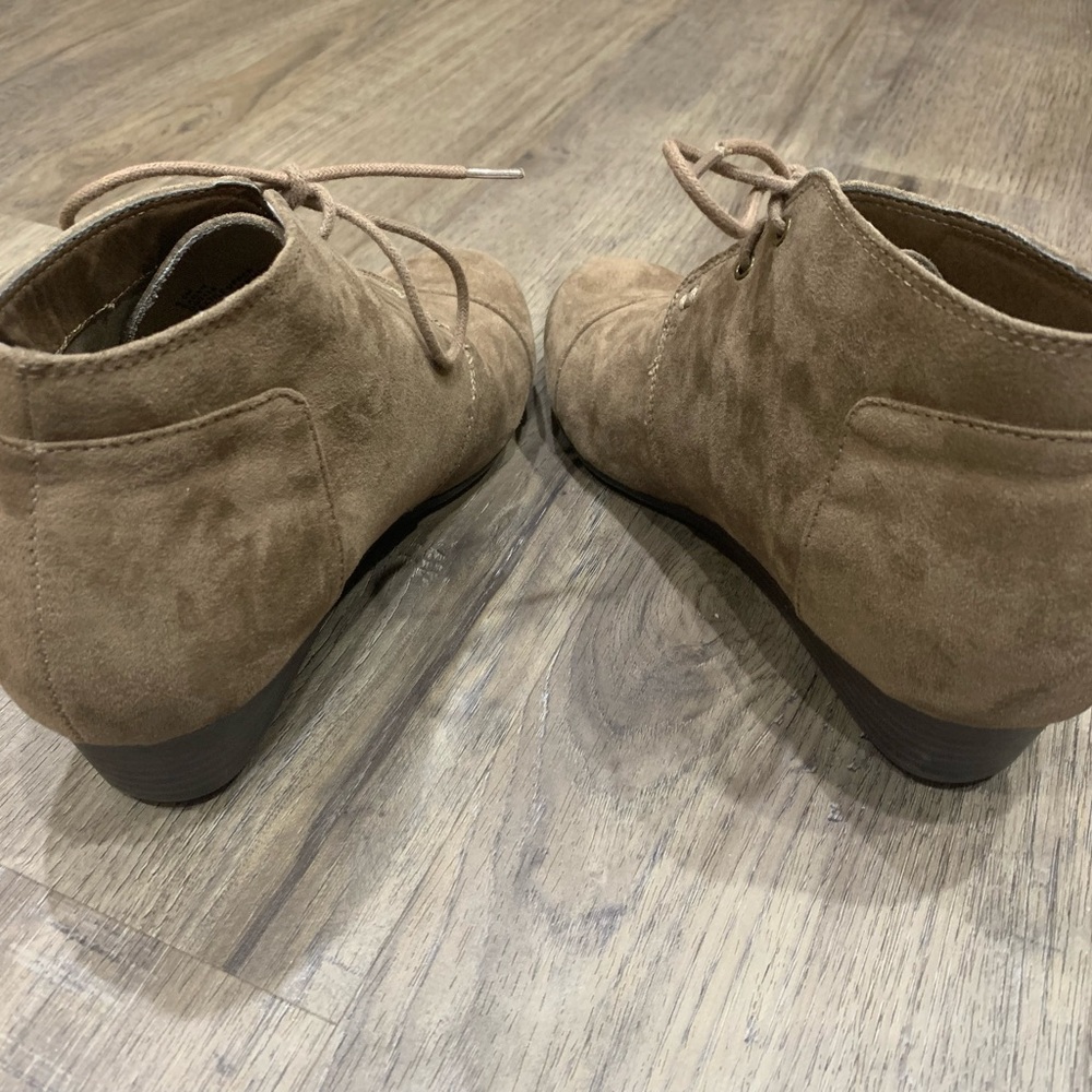 Mia booties - Picture 2 of 9